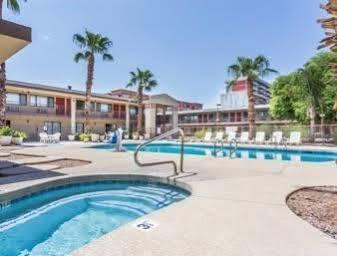 Super 8 By Wyndham Tempe/Asu/Airport Hotel Exterior photo